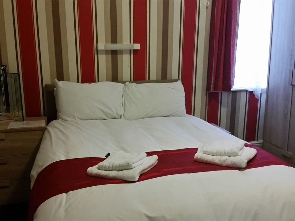 Couette-café Rayners 3*